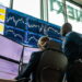 Borsa: Europa debole, giù le banche, bene i microchip, Milano -0,5%
