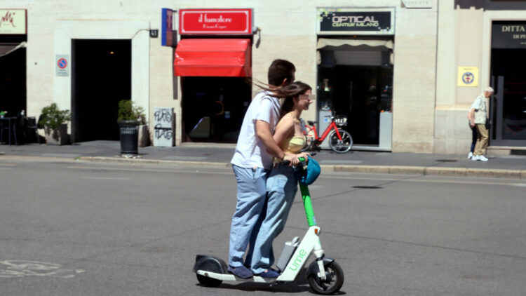 Assoutenti, è caos polizze monopattini. Spariscono dai siti preventivatori e offerte