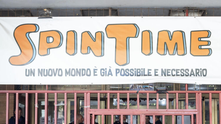 Incendio allo Spin Time, 50 minori accolti in strutture vicine