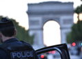 Tre feriti in un attacco con il coltello a Parigi, fermato un uomo