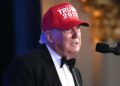 Da fake news a sindrome anti-Trump, il presidente contro i media alla cena dei corrispondenti