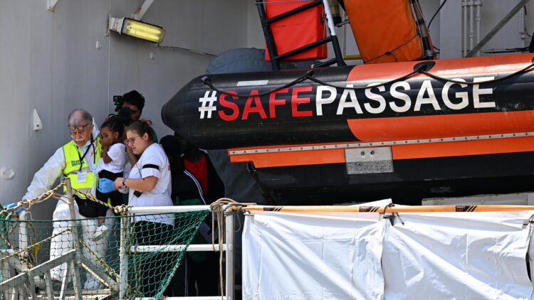 Nave con migranti in arrivo a Ravenna, il sindaco ‘viaggio inumano’