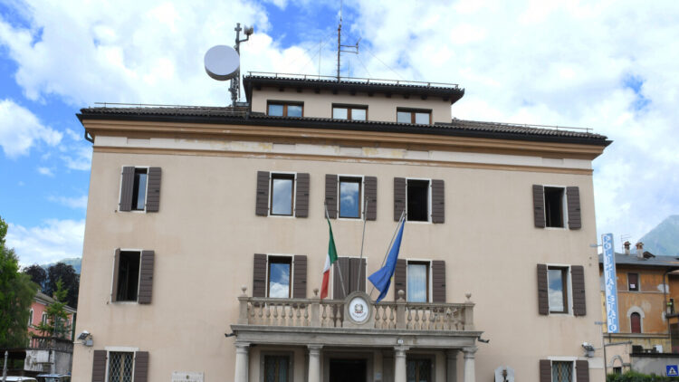 Condannato per pedopornografia, scoperto e arrestato nel Bellunese