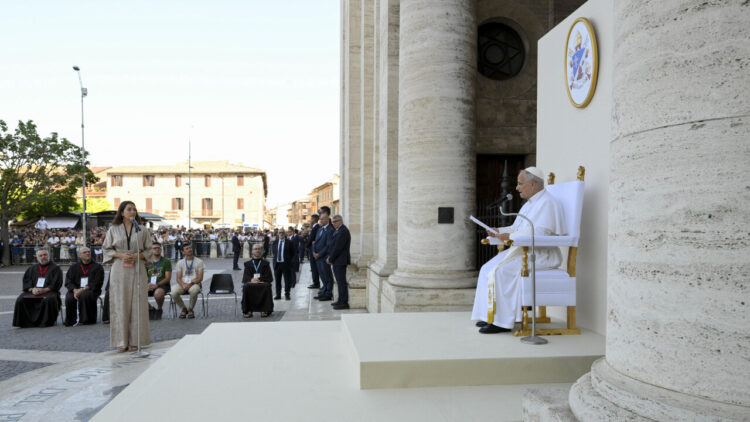 Il Papa, servire la pace, la politica come responsabilità
