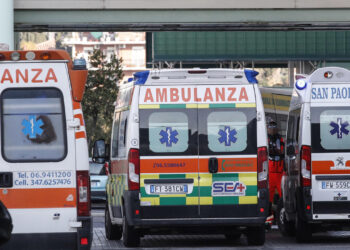 Sedicenne picchia la madre e chiama il 112, la donna muore in ospedale