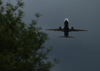 RimborsoAlVolo, migliora puntualità voli, ma 3 su 10 ancora in ritardo