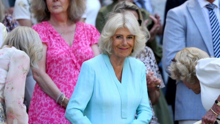 La regina Camilla rivela, ‘è stato difficile tenere segreto il cancro di Carlo’