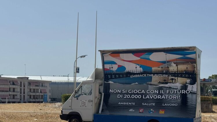Sindacati, ‘non si gioca con il futuro di 20mila lavoratori ex Ilva’