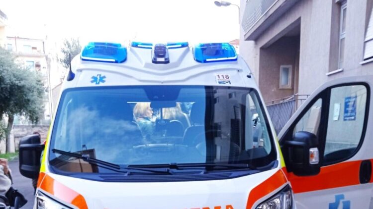 Ragazzina cade dal nono piano e muore a Palermo