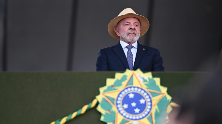Elezioni in Brasile, Lula ancora avanti ma il vantaggio su Bolsonaro si riduce