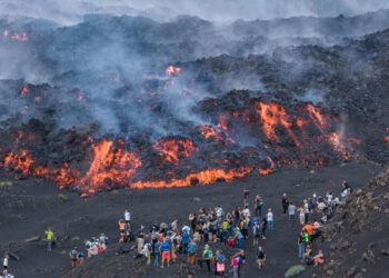Cenere vulcanica dall’Etna, limitati i voli in arrivo all’aeroporto Catania