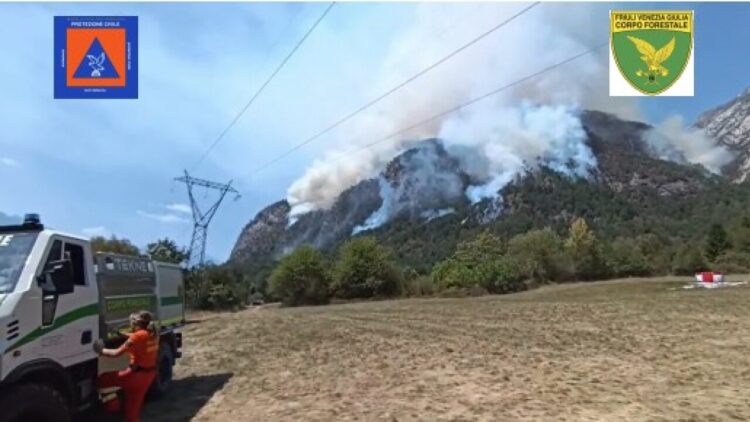 Incendio sui monti del Friuli, rinforzi dalla Slovenia