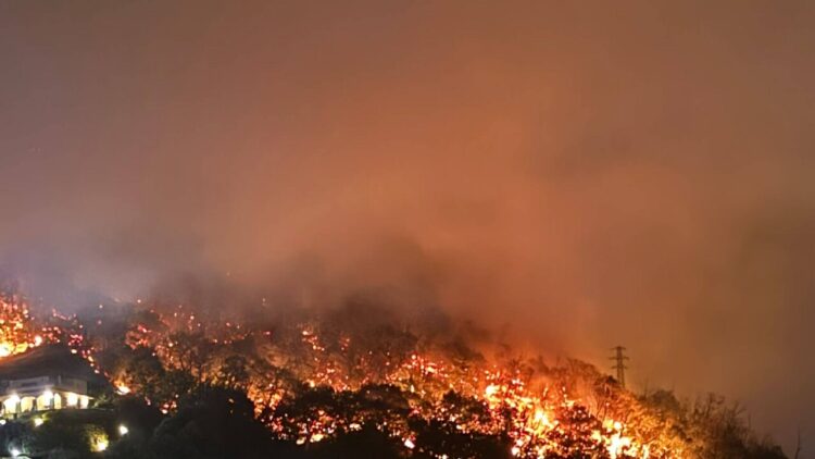 A Como 50 sfollati per gli incendi della notte