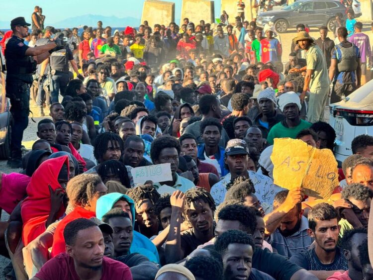 Migranti, Spagna proroga di altri 15 giorni controlli su arrivi da Italia