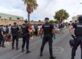 Nuovi scontri a Ceuta tra migranti e polizia, agenti sparano in aria per disperdere folla