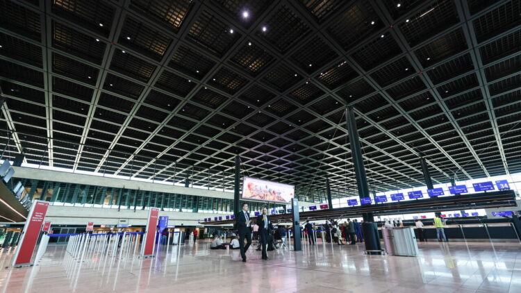 Allarme malaria a Francoforte, morto un dipendente dell’aeroporto