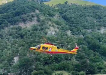 Evacuate con elicottero 29 persone bloccate in due rifugi nel Bergamasco