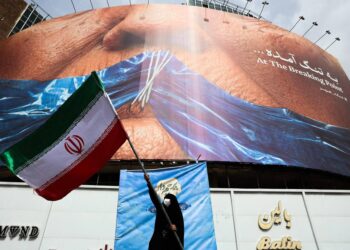 Iran-Usa, 60 giorni senza accordo. Trump minaccia Oman: “Se si mette in mezzo lo bombardiamo”