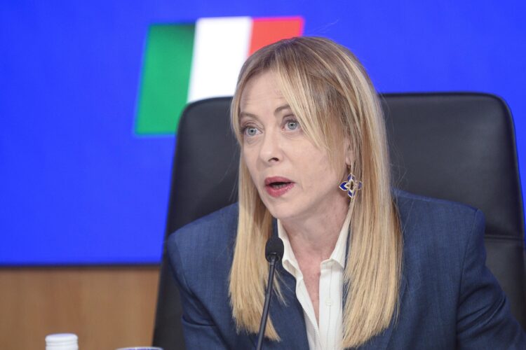 Caro carburanti, oggi il Consiglio dei ministri: sul tavolo una misura ponte