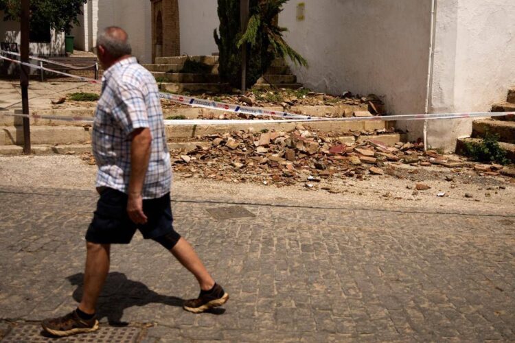 Nuova scossa di terremoto di magnitudo 4.8 oggi a Granada, in Spagna: 3 feriti, evacuata l’Alhambra