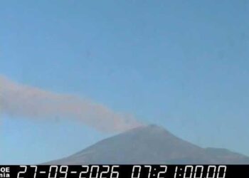 Emissione cenere dall’Etna, prorogata la sospensione dei voli a Catania