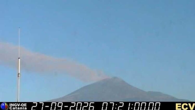 Emissione cenere dall’Etna, prorogata la sospensione dei voli a Catania