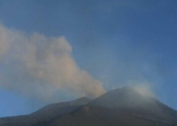 Vona rosso sull’Etna, tolte restrizioni atterraggi a Catania e Comiso