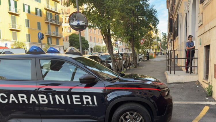 Schiaffi, umiliazioni e minacce ai bimbi del nido, sospesa una educatrice