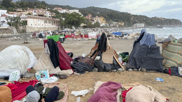 Media, ‘a Ceuta circa 1.000 minori senza un posto in cui dormire’