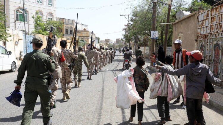 ‘Houthi conquistano altro terreno, controllano Stretto Bab al-Mandeb’