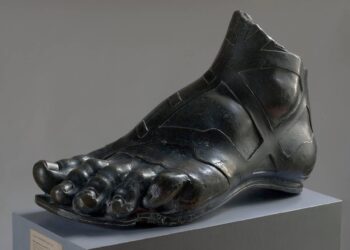 ‘Broken’, a Firenze la mostra che celebra i frammenti dell’arte