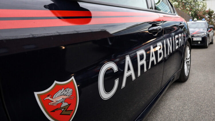 Bimbo di 6 anni trovato con un coltello da 13 centimetri nello zaino a scuola