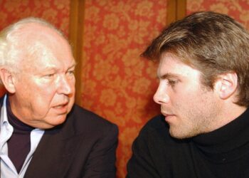 Avs, Emanuele Filiberto al centro di compravendita titoli senza valore, interrogazione
