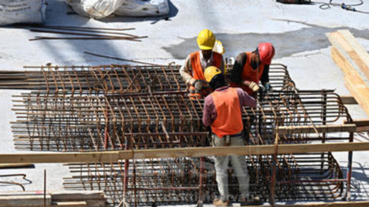 Operaio muore cadendo dal tetto di un capannone, altri tre incidenti sul lavoro in Veneto