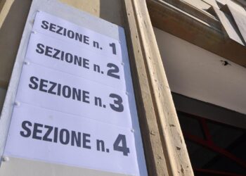 Seggi aperte per le suppletive a Reggio Calabria. Alle 12 l’affluenza al 3,43%