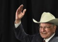 Buffett lascia la presidenza di Berkshire Hathaway, al suo posto il figlio