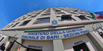 Spiava i conti di Mattarella e Meloni, chiuse indagini su ex dipendente banca