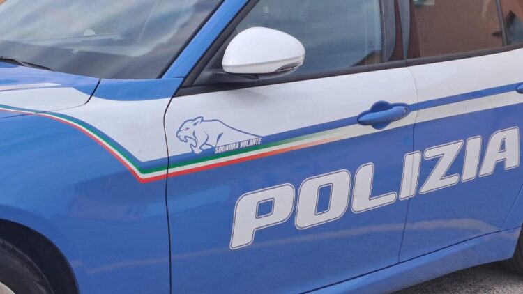 Presunto pusher investito da un’auto mentre fugge dalla polizia a Torino