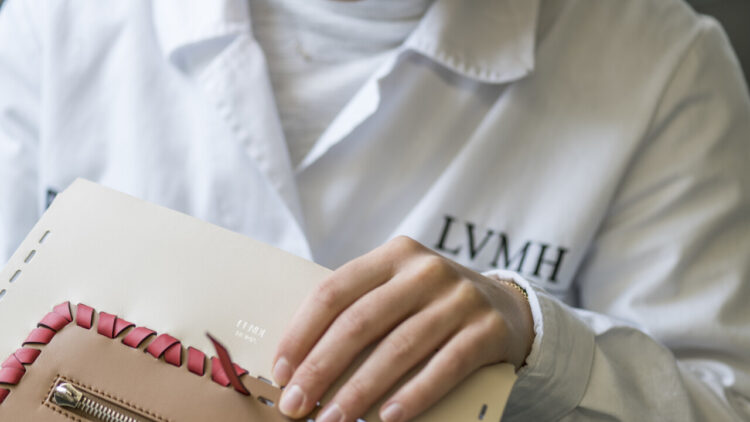 Louis Vuitton vince in tribunale in Cina, ma le vendite crollano per la vendetta dei social