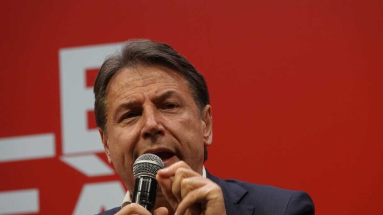 Programma M5s al voto, ‘continuare ad inviare armi a Kiev è allontanare la pace’