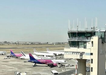 Cenere lavica dell’Etna, sospese le attività di volo a Catania