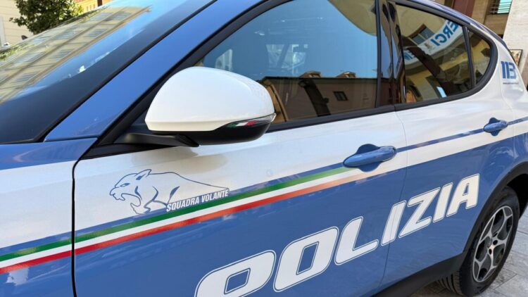 Accoltellati due minorenni a Napoli