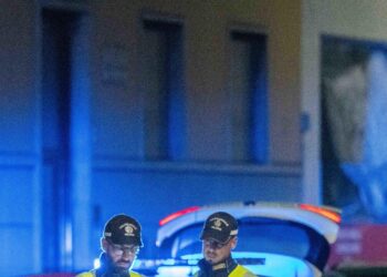 Finisce in moto contro una balaustra, morto 47enne a Milano