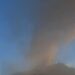 Emissione di cenere sull’Etna, nube eruttiva alta 4 chilometri