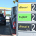Mini-ritocchi al rialzo per i carburanti, benzina a 2,053 euro al litro