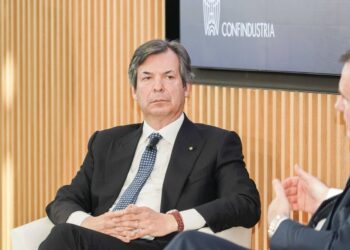 Intesa San Paolo, maggioranza bulgara ad assemblea: 97% azionisti a favore Opas su Mps