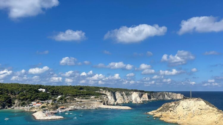 Tempo migliora al Centro-Nord, sul Meridione residue piogge e domenica 31 gradi