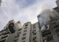 Kiev, ‘raid russo su palazzo di uffici in pieno giorno, 3 morti’