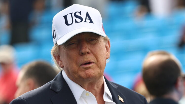 Trump, Mosca ha perso controllo della sua industria del gasolio, guerra deve finire