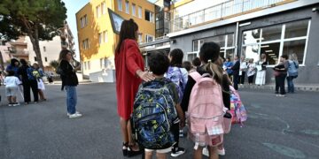 Valditara, in arrivo nuova circolare sui compiti a casa e le interrogazioni